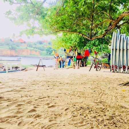 Ashford Beach Matara Buitenkant foto