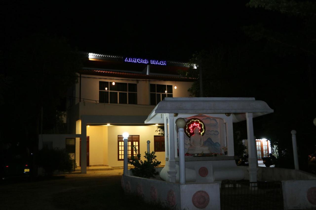 Ashford Beach Matara Buitenkant foto